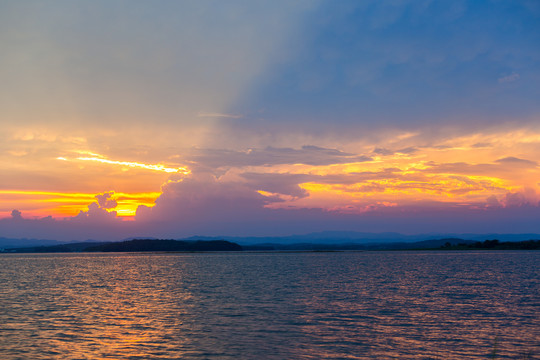 夕阳晚霞