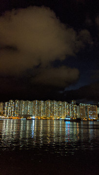 香港居民楼群夜景