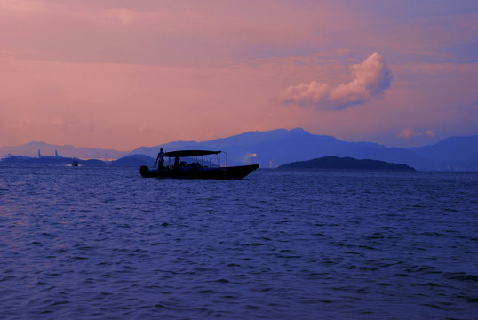 傍晚大海