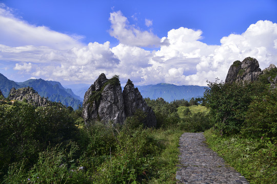 板壁岩云层