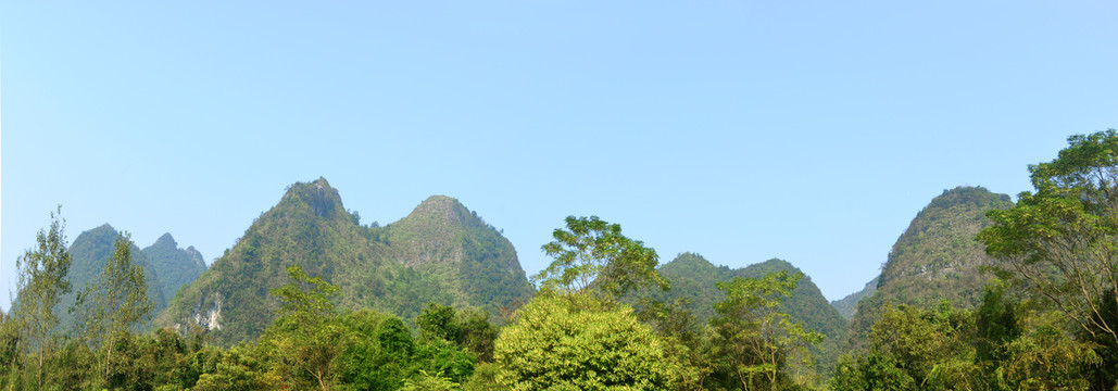 贵州荔波小七孔喀斯特地貌山林