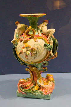 十九世纪立体人物花瓶
