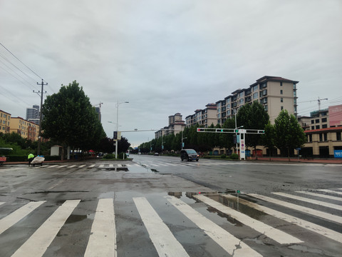 雨后的路口