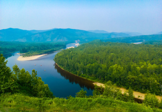 白鹿岛森林河流