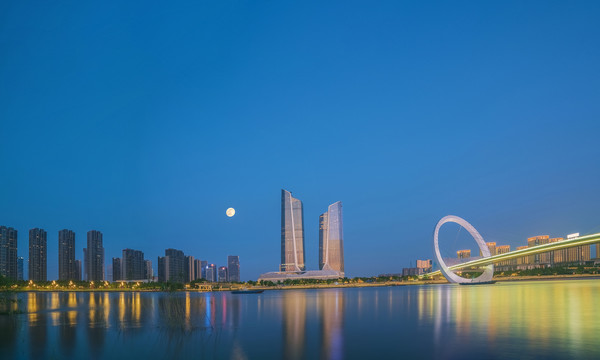 中国南京青奥桥和河西城市风光
