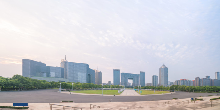 中国南京城市CBD建筑群和街景