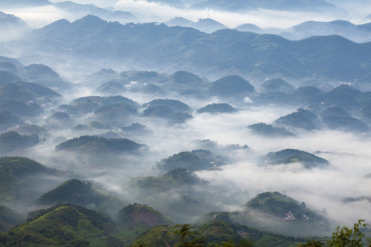 蜀南竹海清晨的雾色山峦自然风光