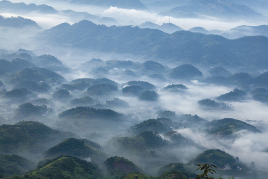 蜀南竹海清晨的雾色山峦自然风光