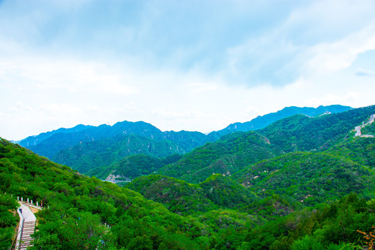 春天里的大山