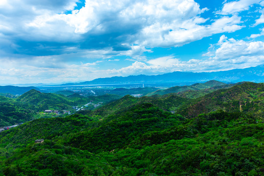 春天里的大山