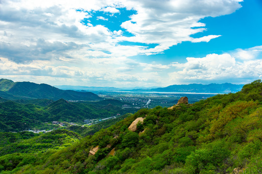 春天里的大山