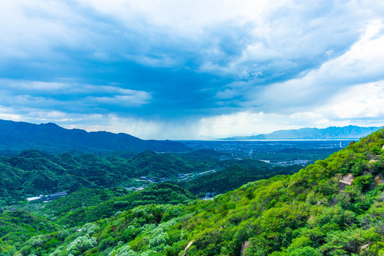 春天里的大山