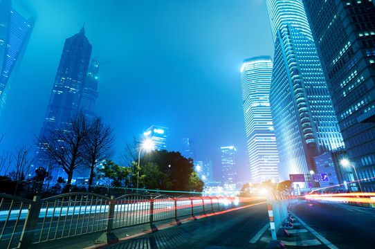 上海浦东陆家嘴城市道路夜景