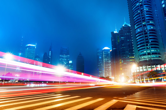 上海浦东陆家嘴城市道路夜景