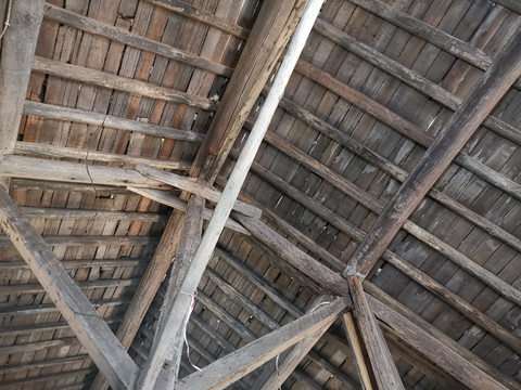 民国老房子木结构屋顶