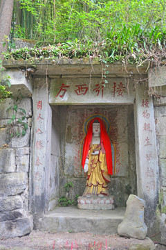 四川彭州丹景山神龛和观世音菩萨
