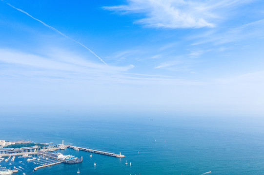 海边城市背景