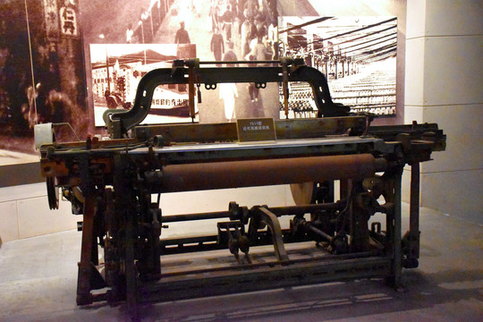 近代机械纺织机