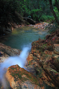 山涧流水