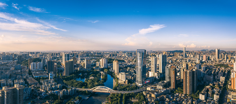 广东中山岐江两岸城市风光