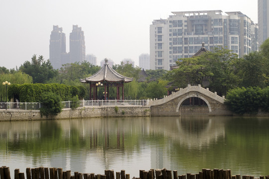 城市建筑与公园风景