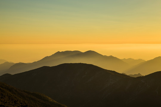 括苍山日出