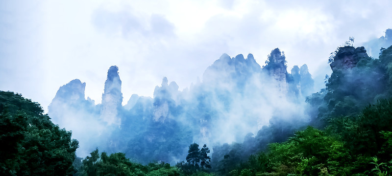 高清远山云雾