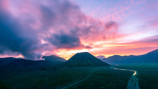 布罗莫火山