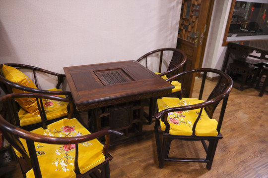 茶桌圈椅红木套件