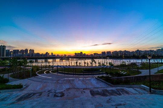 花香沁圆公园