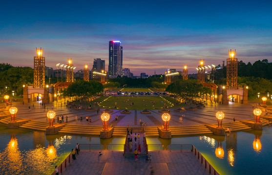 佛山千灯湖公园夜景