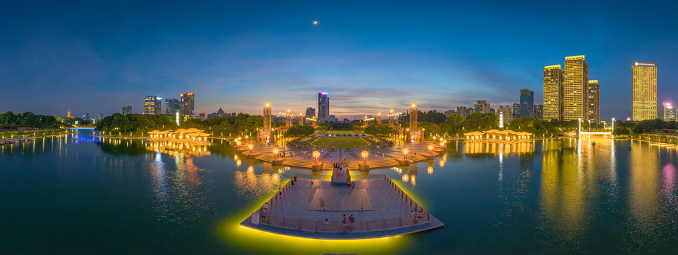 佛山千灯湖公园夜景