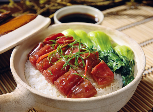 廣式臘腸煲仔飯