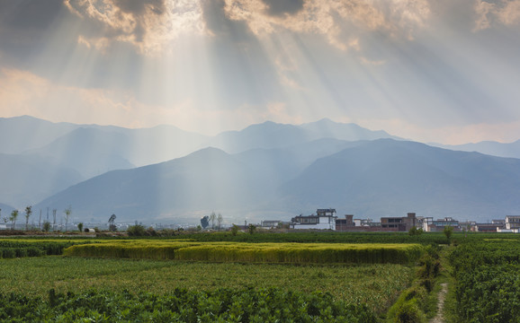 田野民居山脉耶稣光