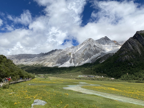 高原山峰群山河流