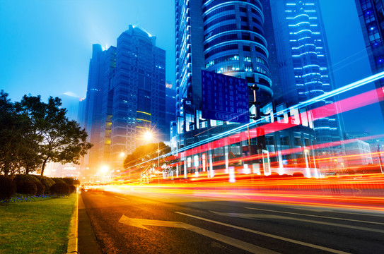 上海浦东陆家嘴城市道路夜景