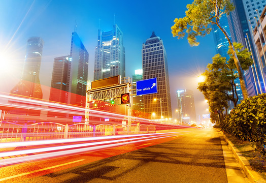 上海浦东陆家嘴城市道路夜景