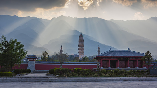 大理崇圣寺三塔苍山耶稣光