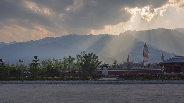 大理崇圣寺三塔苍山耶稣光