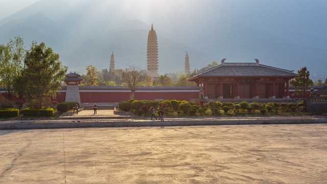 大理崇圣寺三塔苍山耶稣光