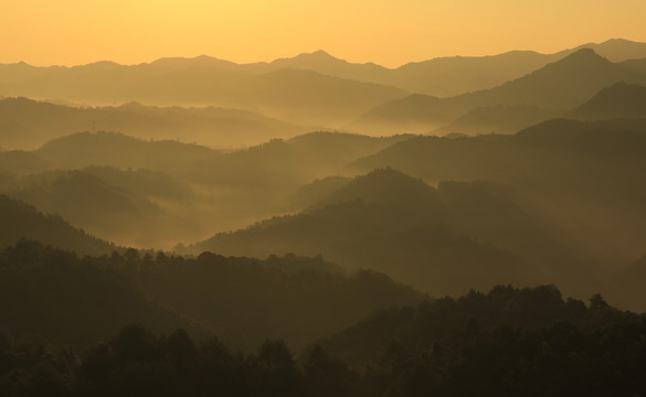 信丰金盆山林场高山日出