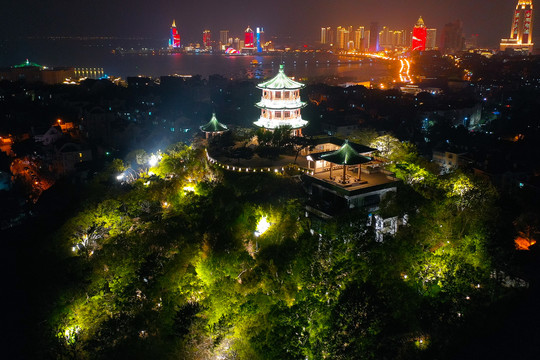 青岛小鱼山夜景