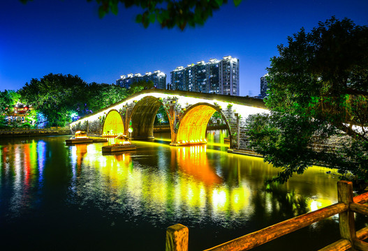 杭州拱宸桥夜景