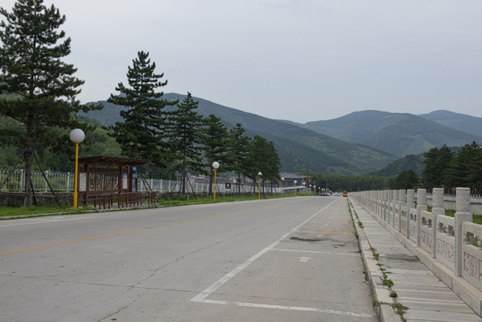 夏季山区公路