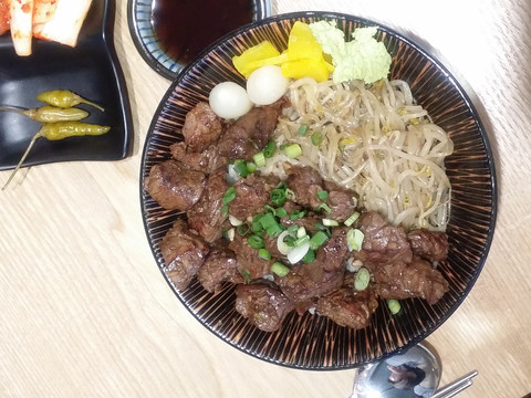 韩国首尔旅游品尝韩式料理