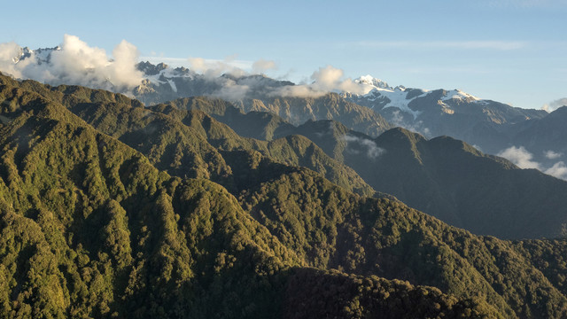 福克斯冰川的山峰