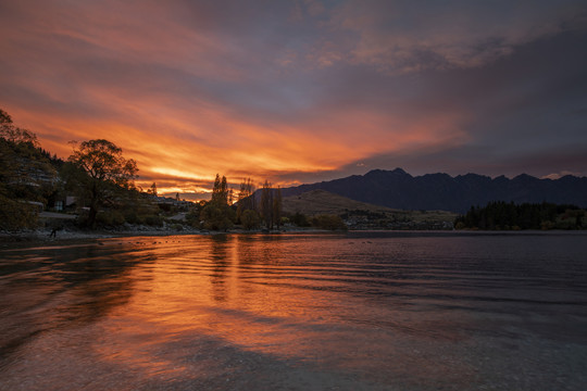 新西兰的日落美景