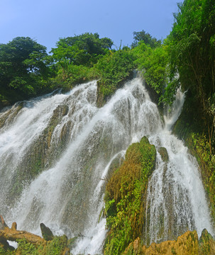 荔波小七孔拉雅瀑布自然风景