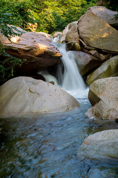 山谷流水