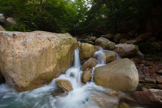 山谷流水